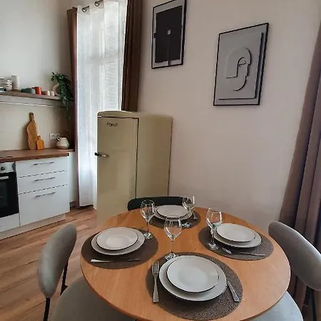 Au Calme T3 Rdc - Quartier De France شقة